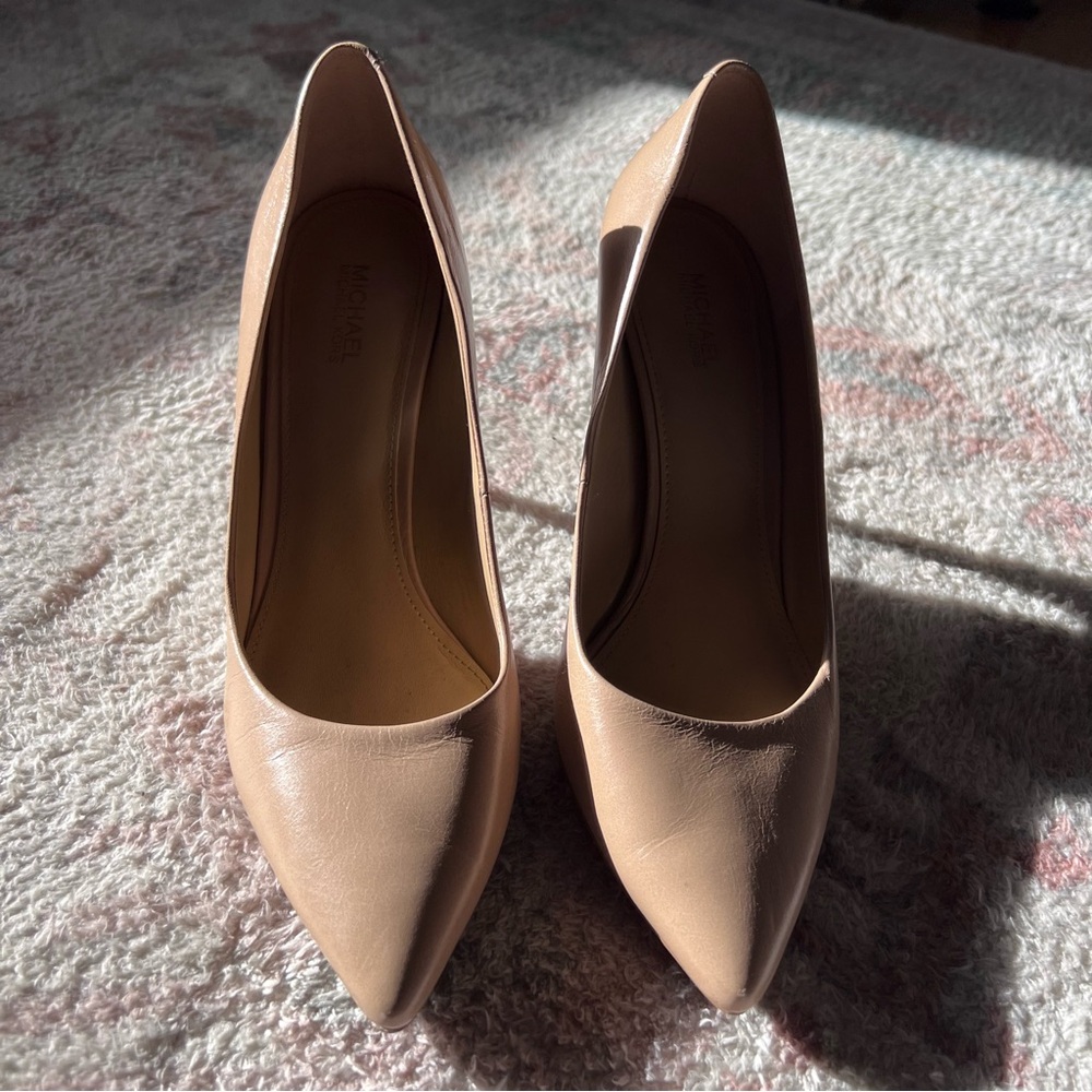 Nude Michael Kors Pumps